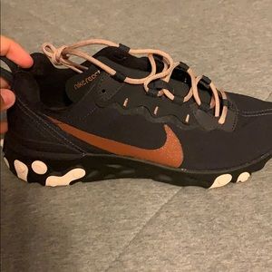 nike reacts 9.5 women’s